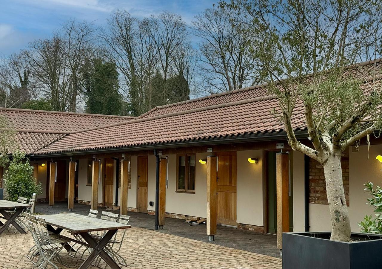 The Ridings At Theobalds Park Goff's Oak Exterior photo